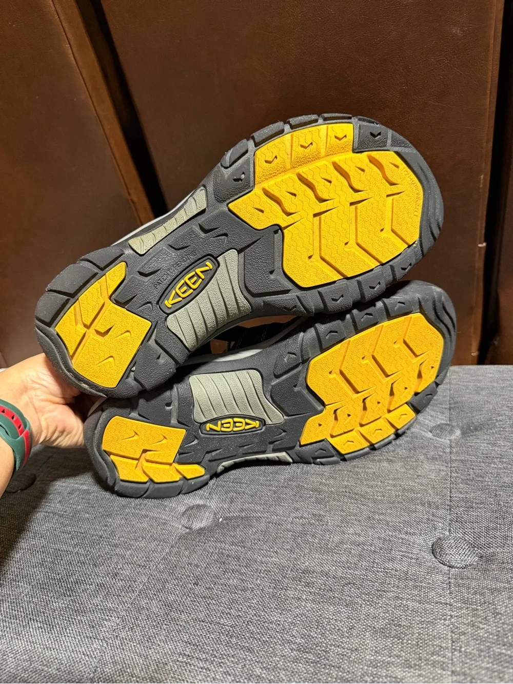 KEEN Newport H2 Waterproof Hiking Sandals Black Men's Size 8- Women’s 9.5